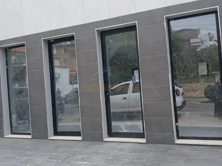 Tirane, shitet ambjent biznesi Kati 0, 108 m² 315.000 € (RRUGA E KAVAJES,21 DHJETORI)
