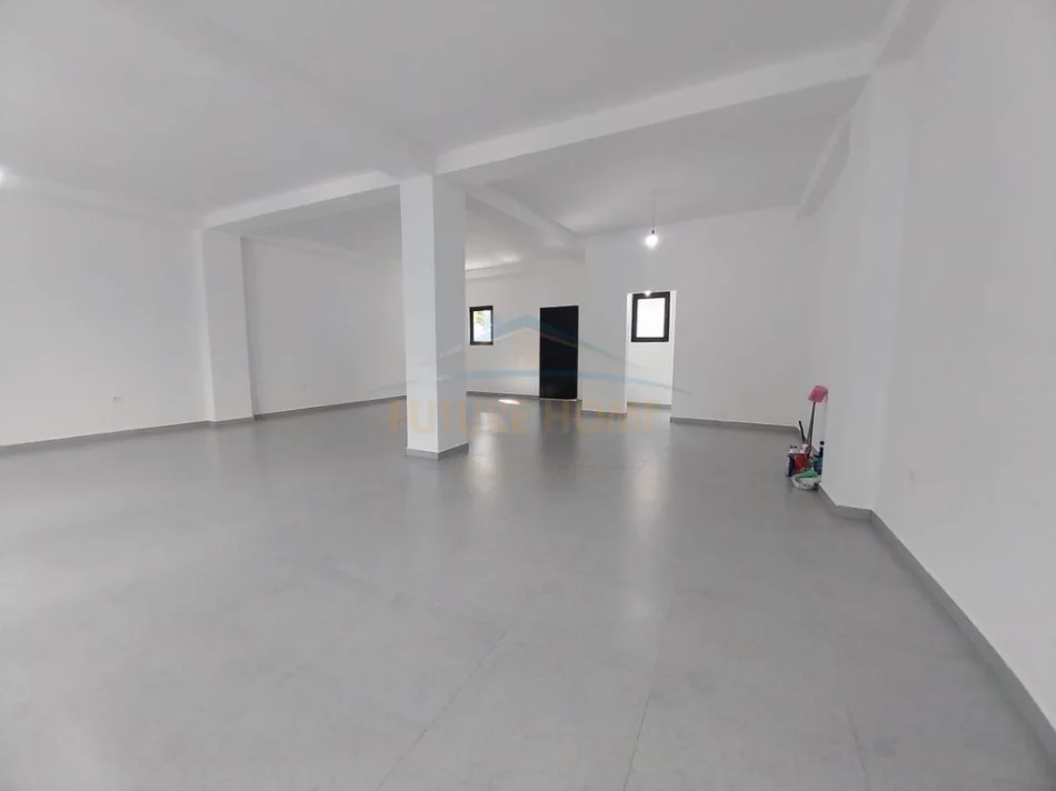 Tirane, shitet ambjent biznesi Kati 0, 109 m² 315.000 € (21 DHJETORI)