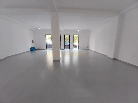 Tirane, shitet ambjent biznesi Kati 0, 108 m² 315.000 € (RRUGA E KAVAJES,21 DHJETORI)