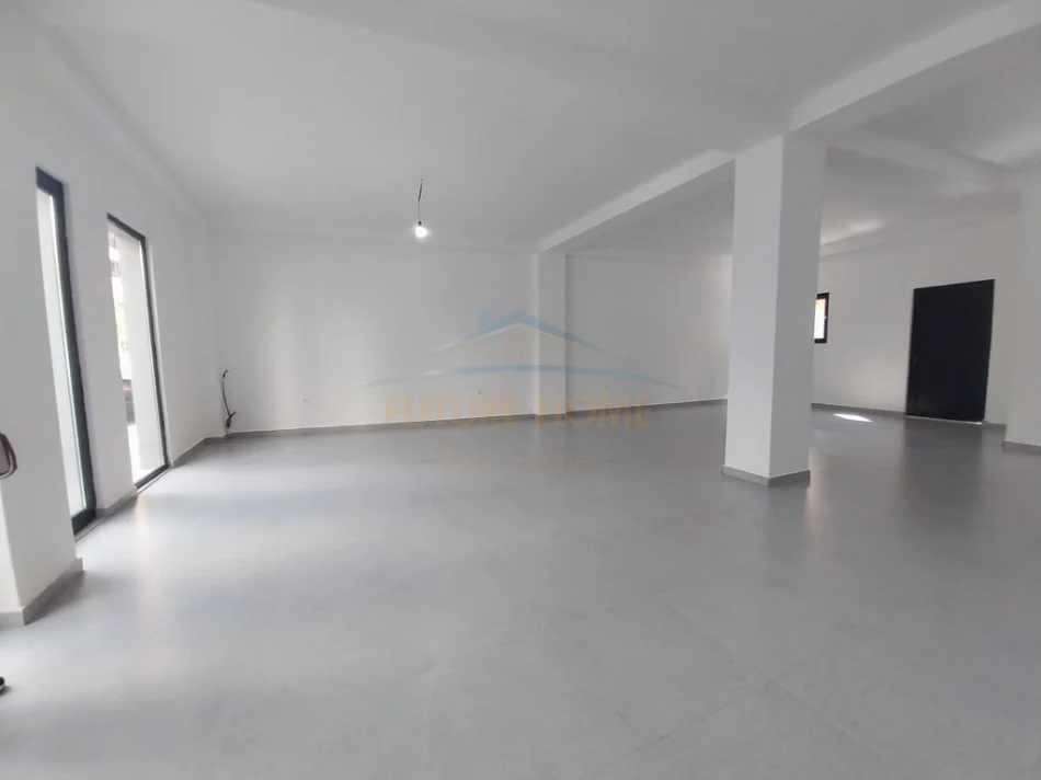 Tirane, shitet ambjent biznesi Kati 0, 109 m² 315.000 € (21 DHJETORI)
