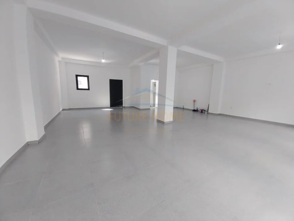 Tirane, shitet ambjent biznesi , 109 m² 315.000 € (21 Dhjetori)