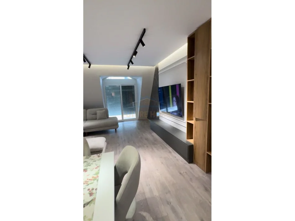 Tirane, shitet apartament 2+1+Ballkon Kati 5, 122 m² 165.000 € (Fresku)