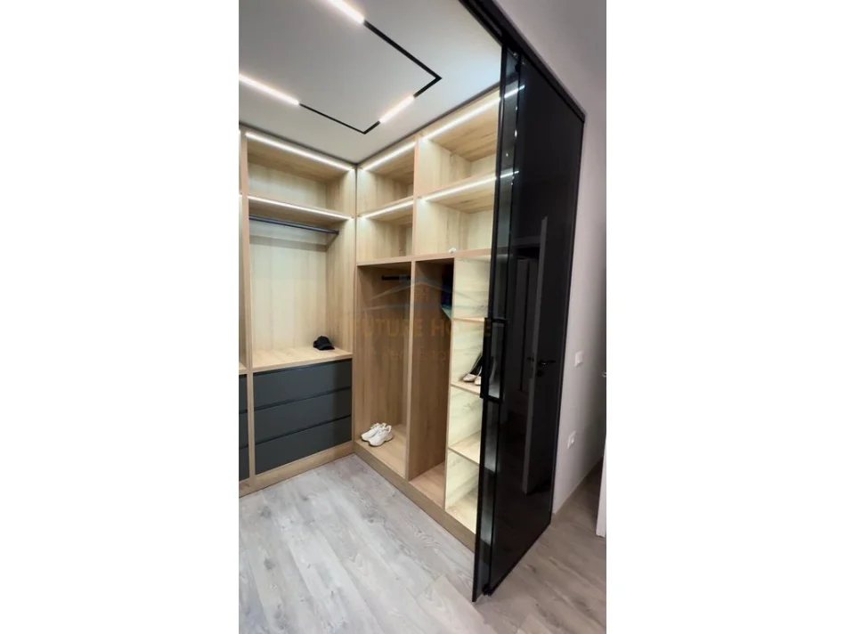Tirane, shitet apartament 2+1 Kati 5, 122 m² 1.650.000 € (Fresk)