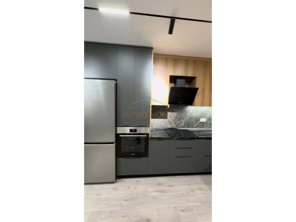Tirane, shitet apartament 2+1 Kati 5, 122 m² 165.000 € (FRESKU)