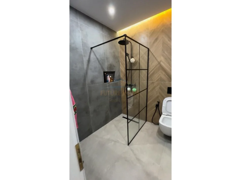shitet apartament 2+1+Ballkon Kati 5, 122 m² 165.000 € (FRESKU)