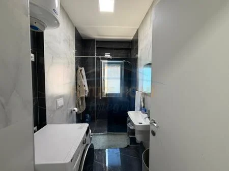 Tirane, jepet me qera apartament 1+1 Kati 2, 55 m² 800 € 