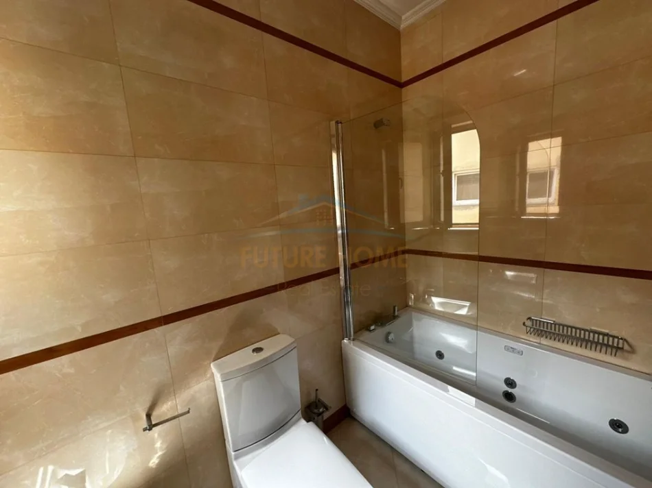 Tirane, jepet me qera apartament 4+1 Kati 10, 381 m² (Blloku)