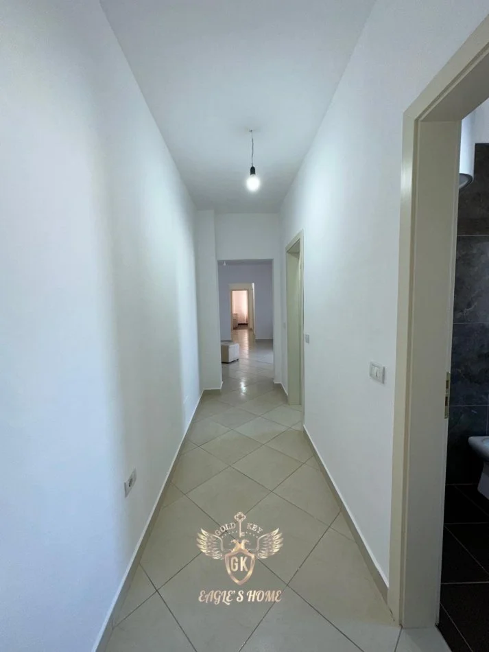 Durres, jepet me qera apartament 3+1+Ballkon Kati 6, 140 m² 600 € (QENDER)
