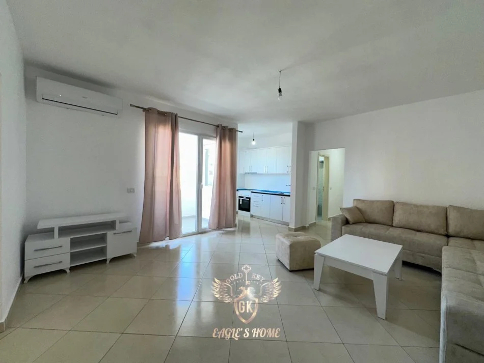 Durres, jepet me qera apartament 3+1+Ballkon Kati 6, 140 m² 600 € (QENDER)