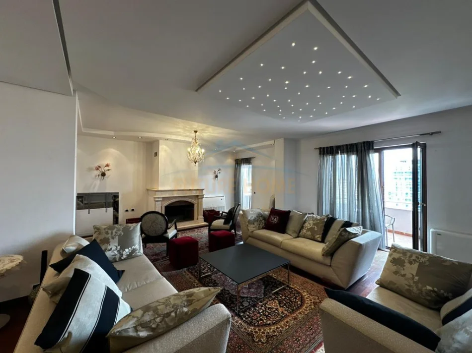 Tirane, jepet me qera apartament 4+1 Kati 10, 382 m² 5.200 € (Blloku)