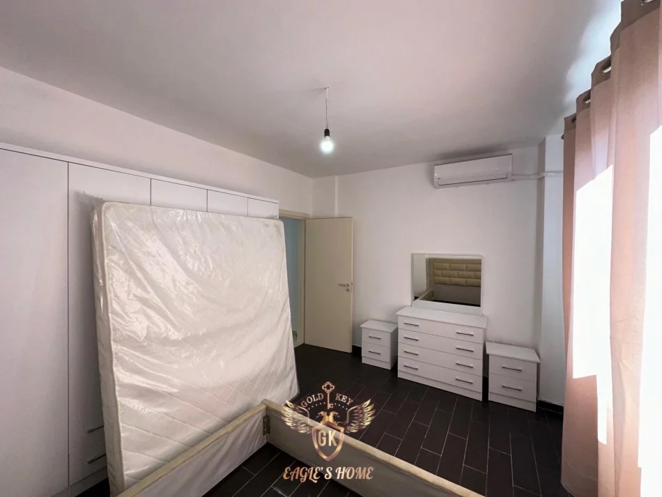 Durres, jepet me qera apartament 3+1+Ballkon Kati 6, 140 m² 600 € (QENDER)