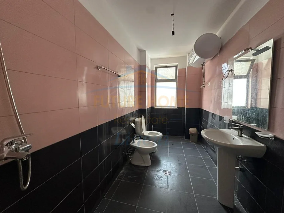 Tirane, shitet apartament 2+1 Kati 1, 104 m² 170.000 € (Perball Ministrise se Kultures)