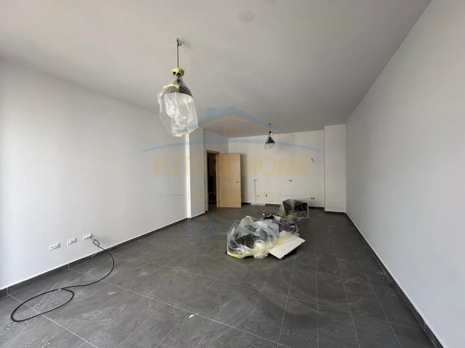 Tirane, shitet apartament 2+1 Kati 1, 104 m² 170.000 € (Perball Ministrise se Kultures)