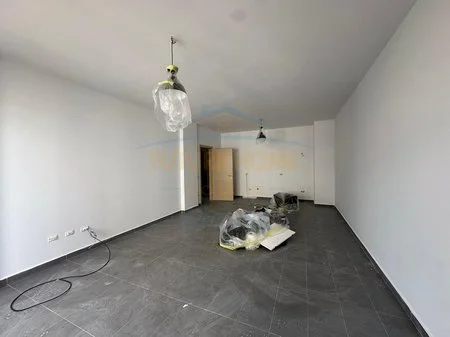 Tirane, shitet apartament 2+1 Kati 1, 105 m² 170.000 € (KINOSTUDIO)