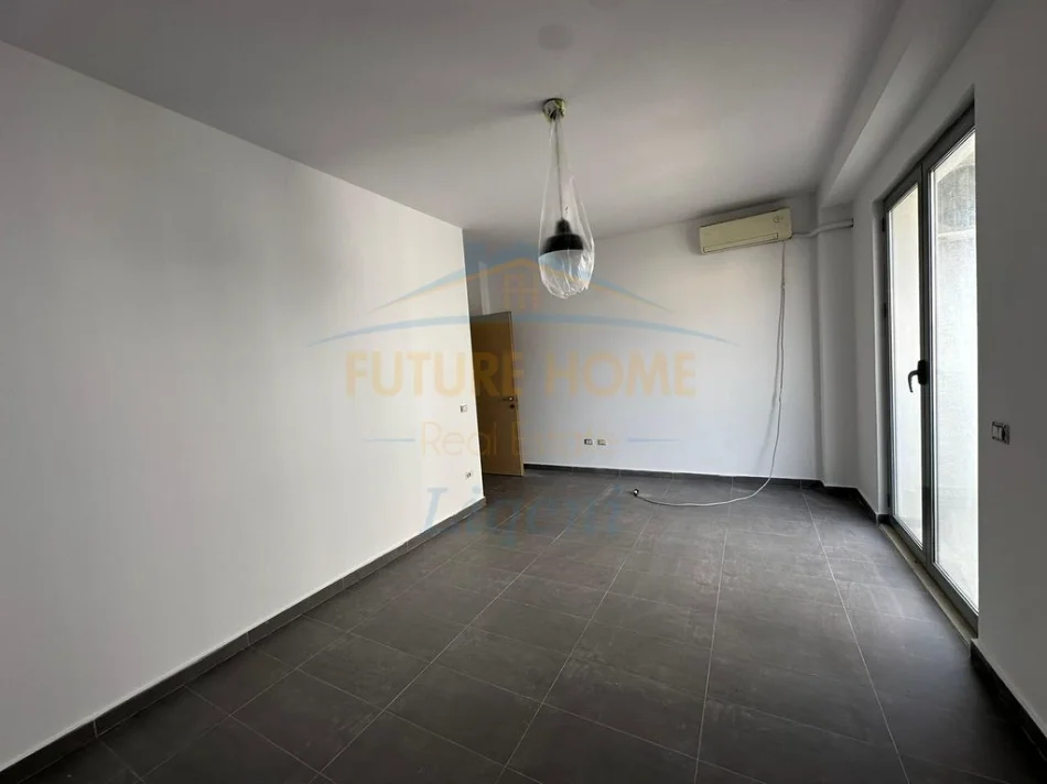 Tirane, shitet apartament 2+1 Kati 1, 105 m² 170.000 € (Kinostudio)