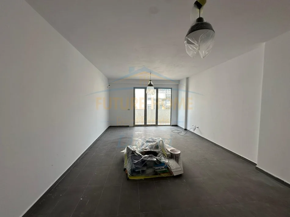 Tirane, shitet apartament 2+1 Kati 1, 105 m² 170.000 € 