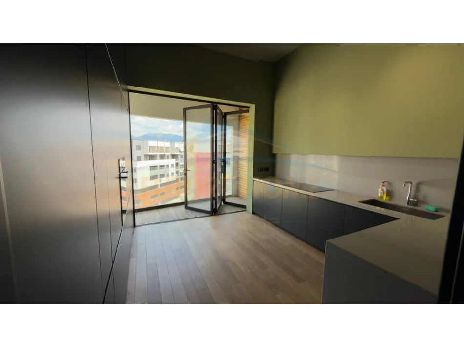 jap me qera apartament 3+1+Ballkon Kati 8, 225 m² 1.300 € (UNAZA E RE)