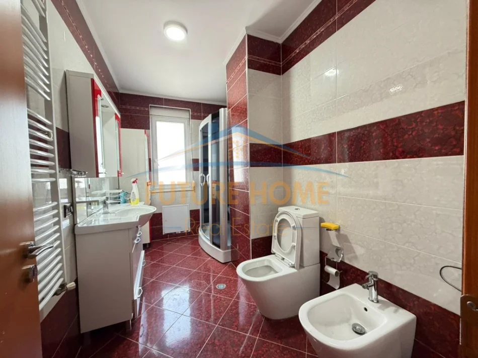 Tirane, shitet apartament 2+1+Ballkon Kati 8, 95 m² 230.000 € 