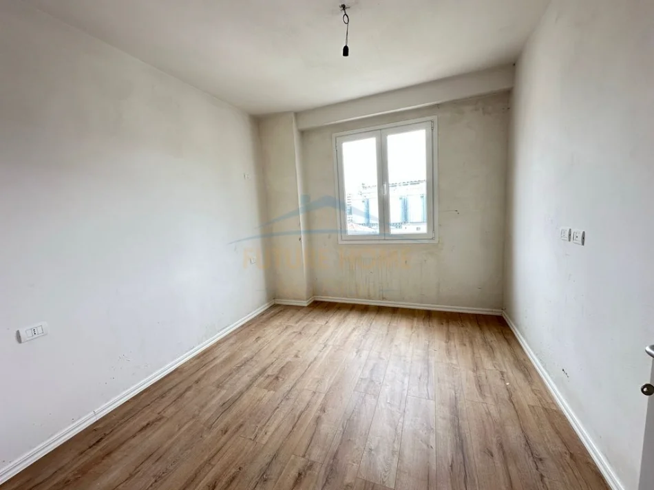 Tirane, shitet apartament 2+1 Kati 3, 73 m² 135.000 € 