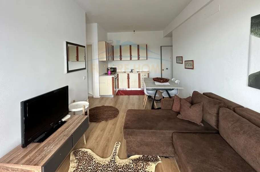 Tirane, shitet apartament 1+1 Kati 3, 60 m² 95.000 € (fresku)