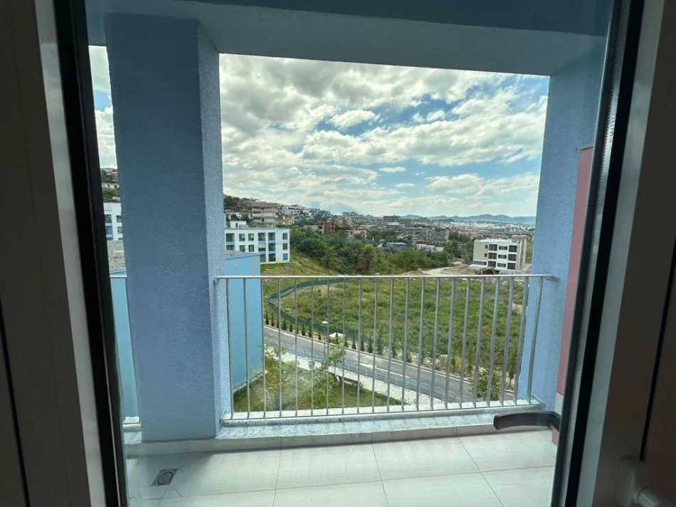 Tirane, shitet apartament 1+1 Kati 3, 59 m² 95.000 € (Fresk)