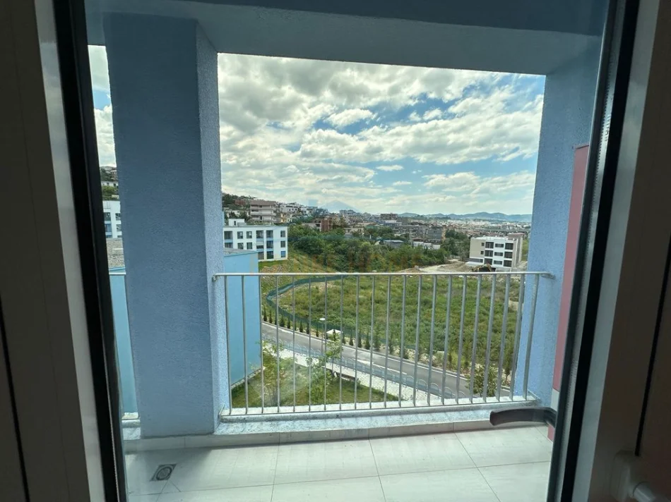 Tirane, shitet apartament 1+1 Kati 3, 59 m² 95.000 € (Fresku)