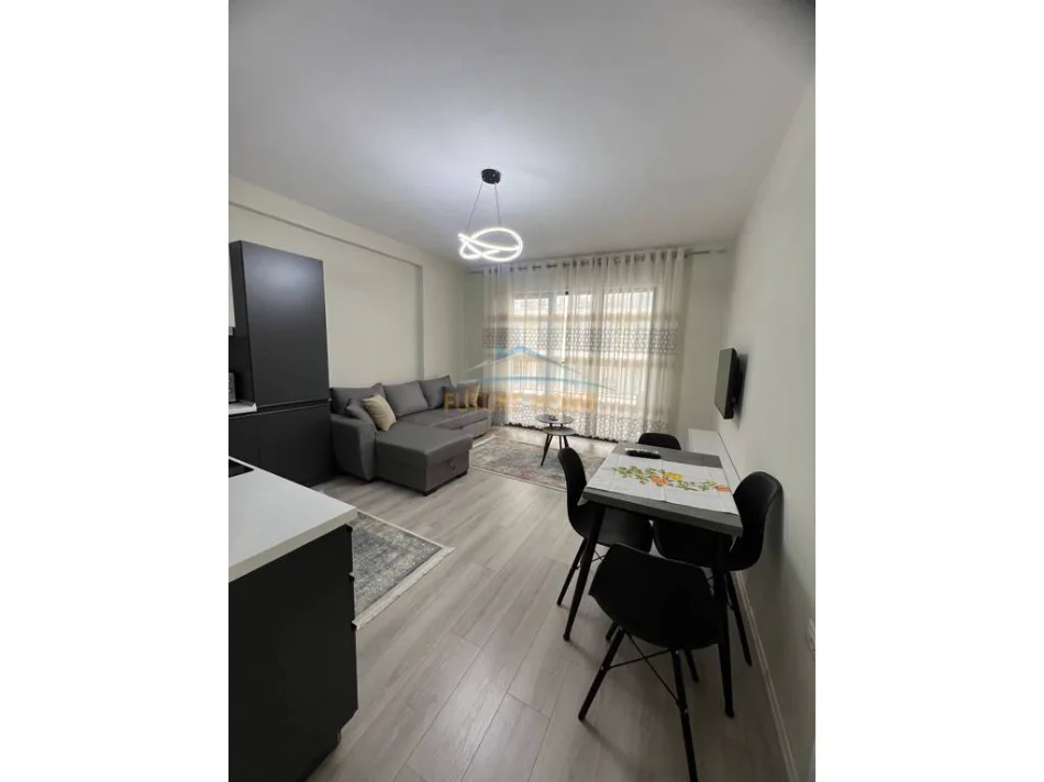 shitet apartament 2+1+Ballkon Kati 7, 99 m² 320.000 € (Rruga e Durresit)
