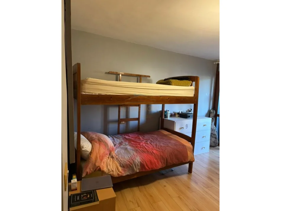Tirane, jepet me qera apartament 3+1+Ballkon Kati 5, 125 m² 1.000 € (Sheshi Skenderbej)