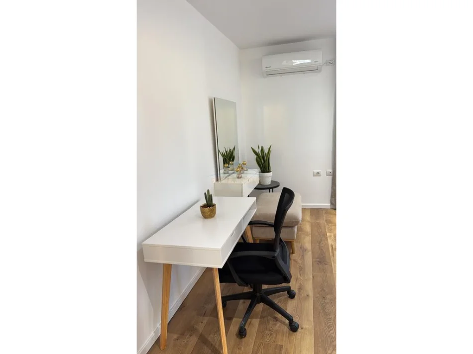 Tirane, jepet me qera apartament 1+1 , 63 m² 700 € 