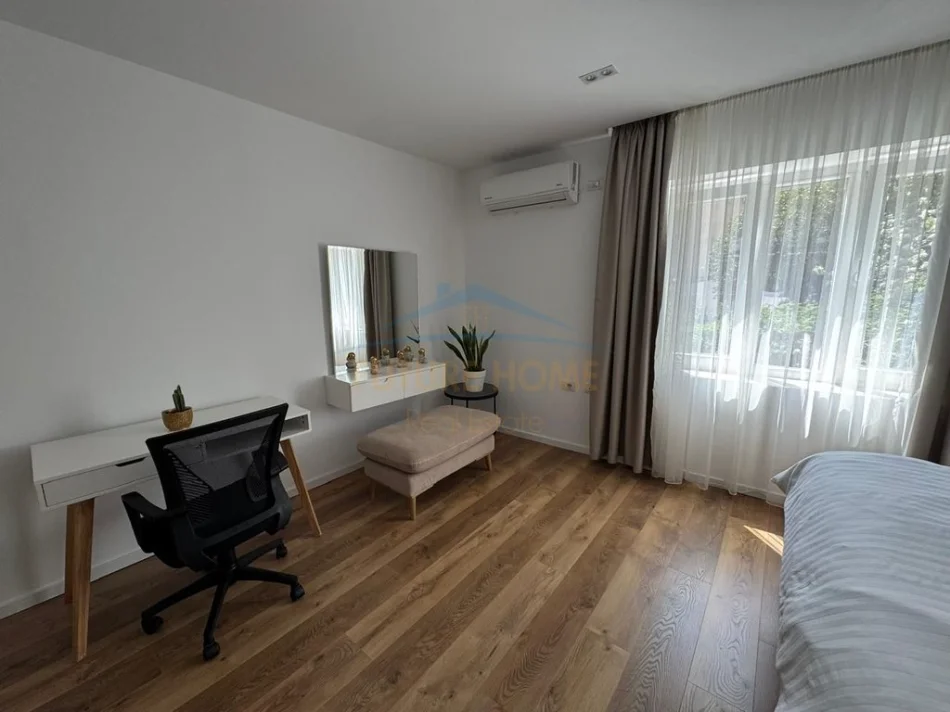 Tirane, jepet me qera apartament 1+1+Ballkon Kati 2, 62 m² 700 € (Pazari i Ri)