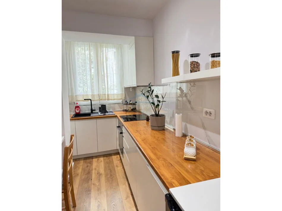 jap me qera apartament 1+1+Ballkon Kati 2, 62 m² 700 € (PAZARI I RI)