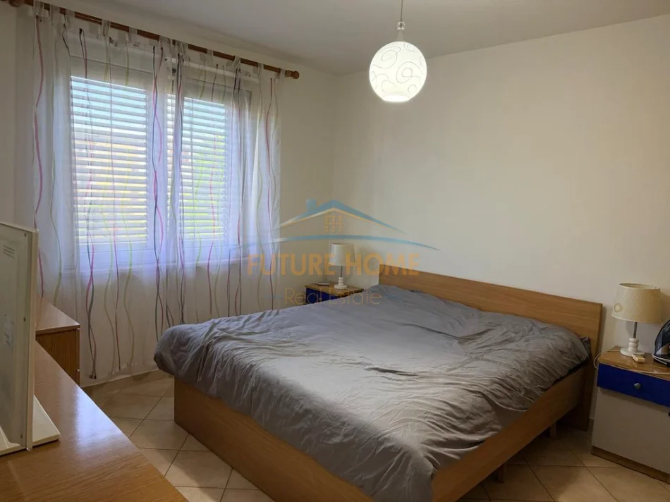 Tirane, jepet me qera apartament 1+1 Kati 4, 61 m² 500 € (Mine Peza)