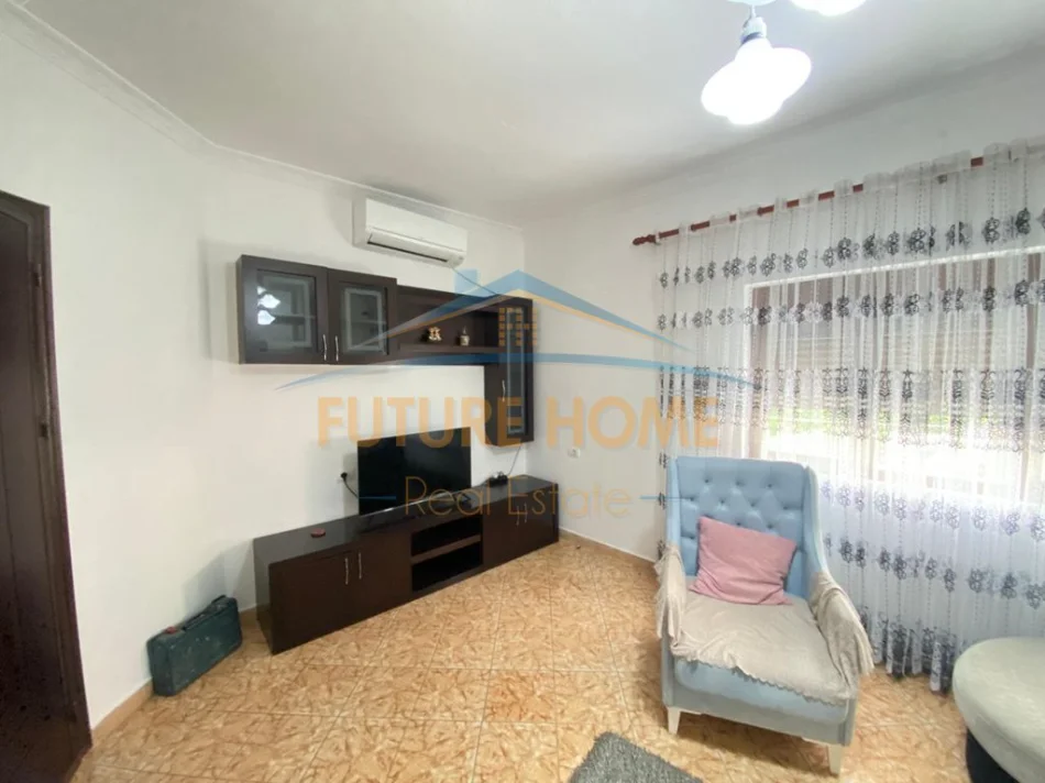 Tirane, jepet me qera apartament 2+1+Ballkon Kati 2, 84 m² 570 € (Selite)