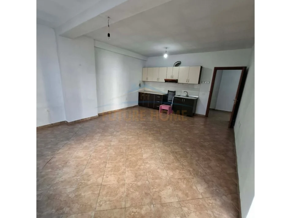 Tirane, shitet apartament 2+1+Ballkon Kati 2, 97 m² 139.000 € 
