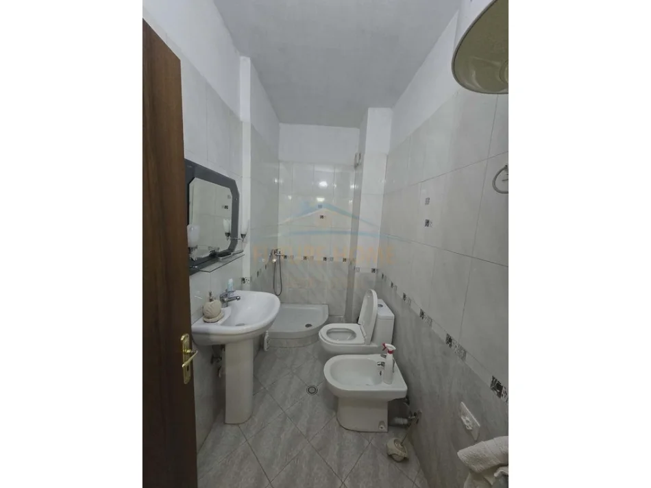 Tirane, shitet apartament 2+1+Aneks+Ballkon Kati 5, 104 m² 145.000 € (Unaza e Re)