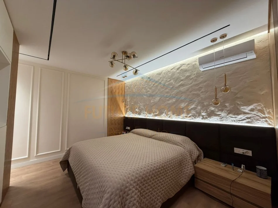Tirane, shes apartament 3+1+Ballkon Kati 3, 145 m² 450.000 € 