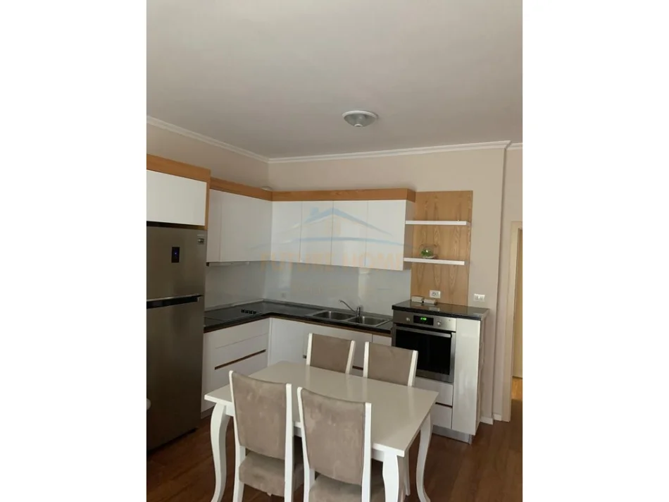 Tirane, shes apartament 1+1+Ballkon Kati 2, 73 m² 200.000 € 