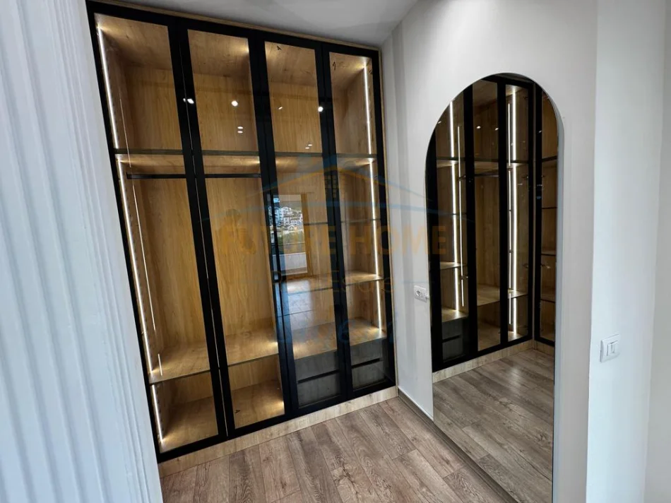 Tirane, shitet apartament 2+1+Aneks+Ballkon Kati 4, 107 m² 287.000 € (Liqeni i Thate)