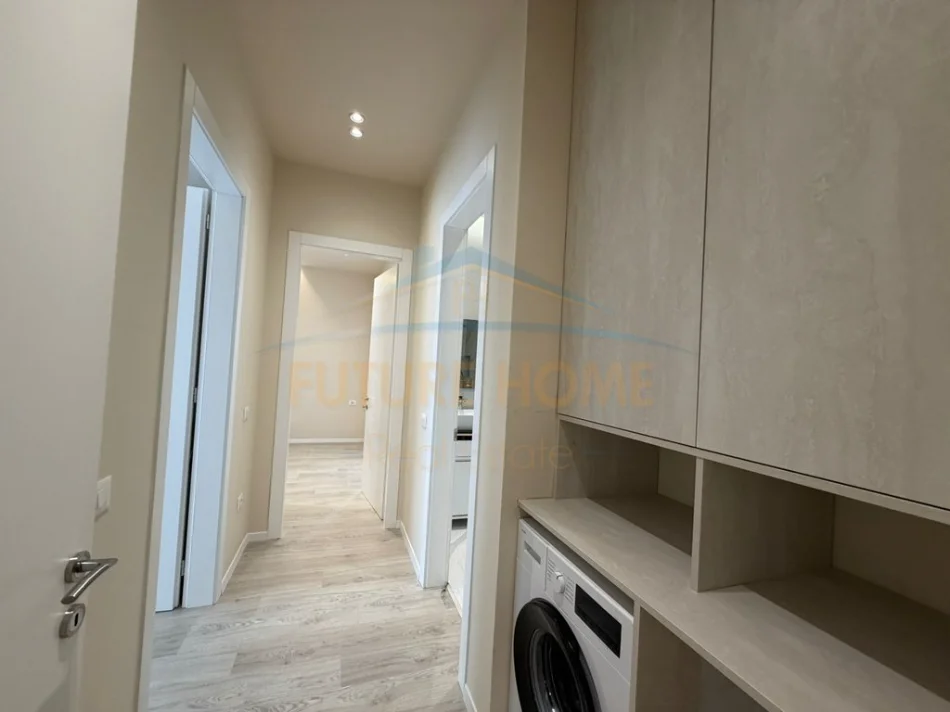 Tirane, jepet me qera apartament 2+1+Ballkon Kati 8, 114 m² 1.500 € (Kompleksi Delijorgj)