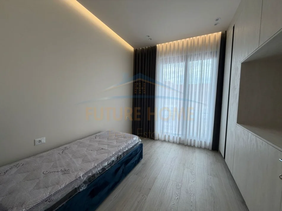 Tirane, jepet me qera apartament 2+1+Ballkon Kati 8, 114 m² 1.500 € (Kompleksi Delijorgj)