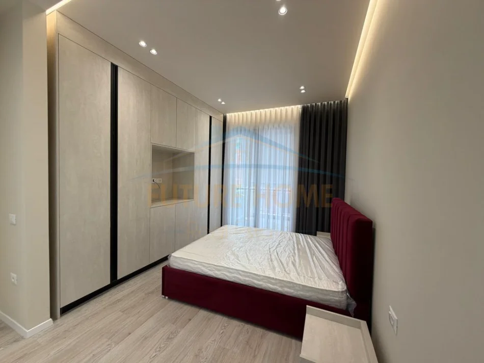 Tirane, jepet me qera apartament 2+1+Ballkon Kati 8, 114 m² 1.500 € (Kompleksi Delijorgj)