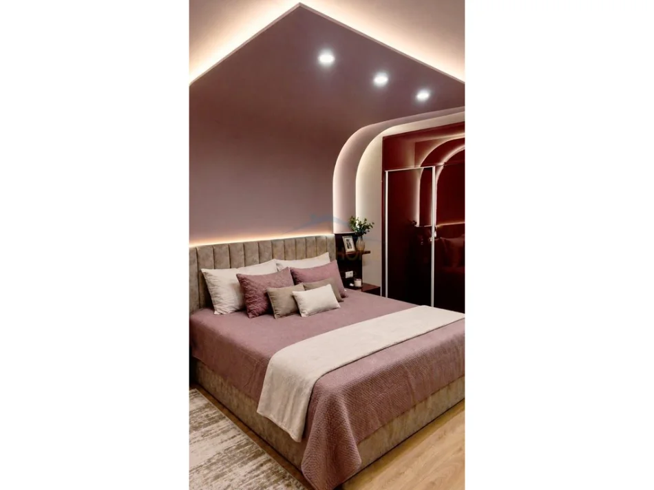 Tirane, jepet me qera apartament 2+1+Ballkon Kati 3, 89 m² 950 € (Gjimnazi Patrizani)
