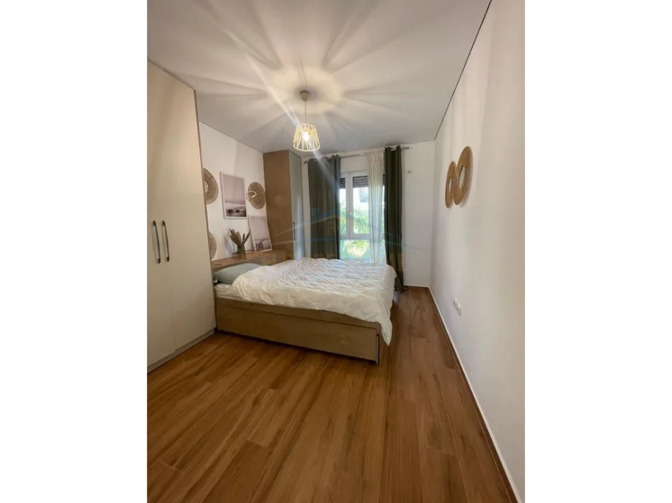 Durres, shitet apartament 1+1 Kati 1, 90 m² 250.000 € (GJIRI I LALEZIT)