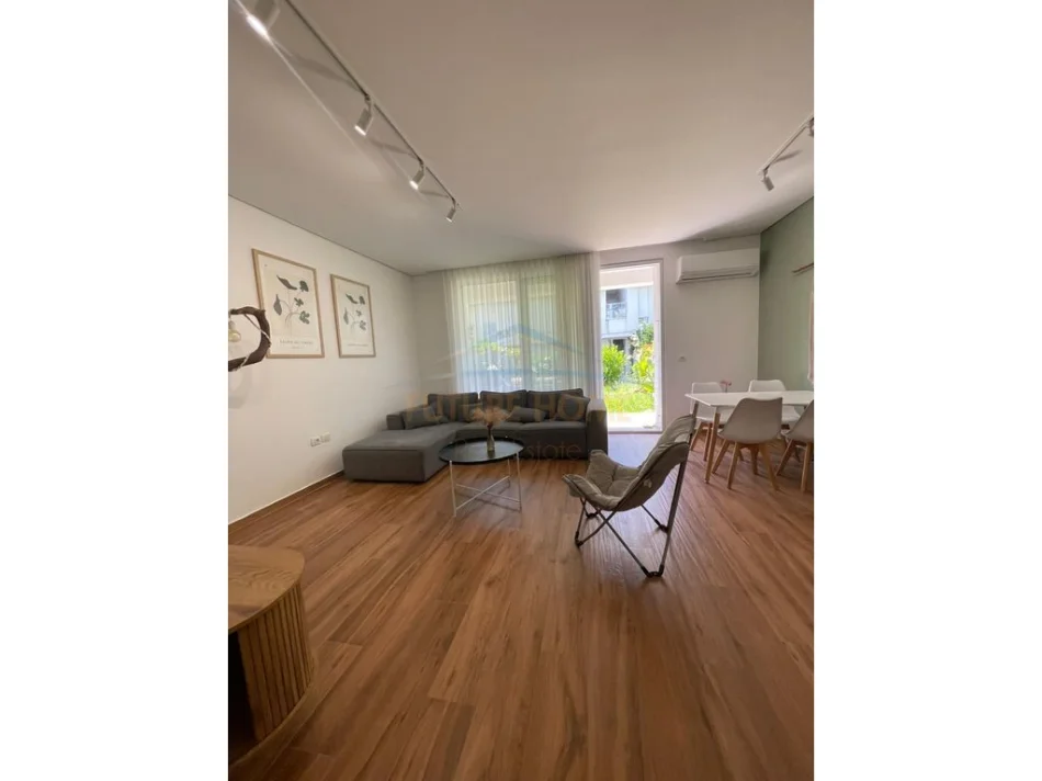 Durres, shitet apartament 1+1 Kati 1, 71 m² 250.000 € 