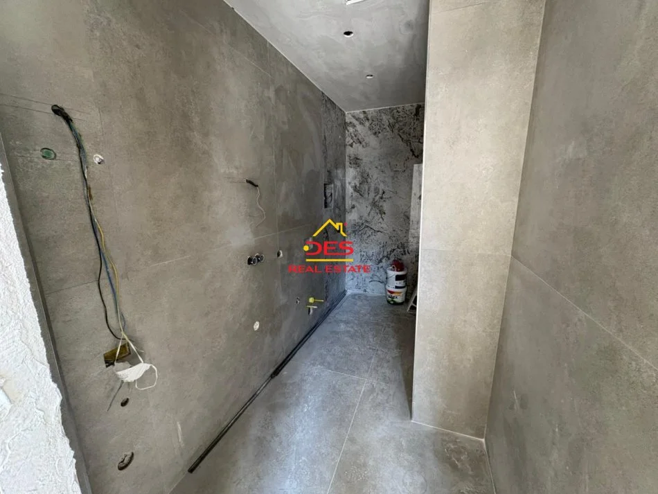 Vlore, shitet apartament 2+1+Ballkon Kati 2, 96 m² 380.000 € (Rruga Dhimitër Konomi)