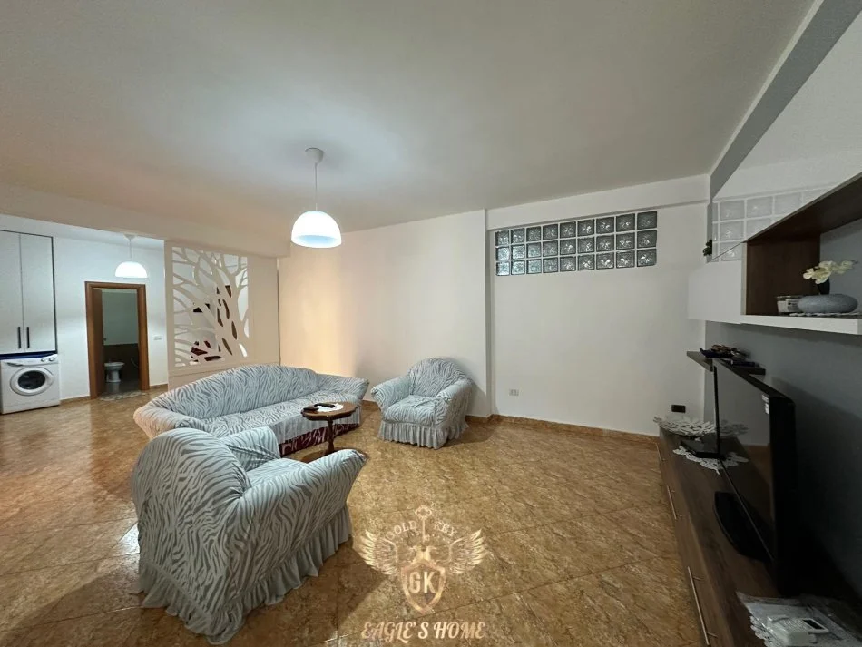 Durres, jepet me qera apartament 2+1+Ballkon , 90 m² 350 € 