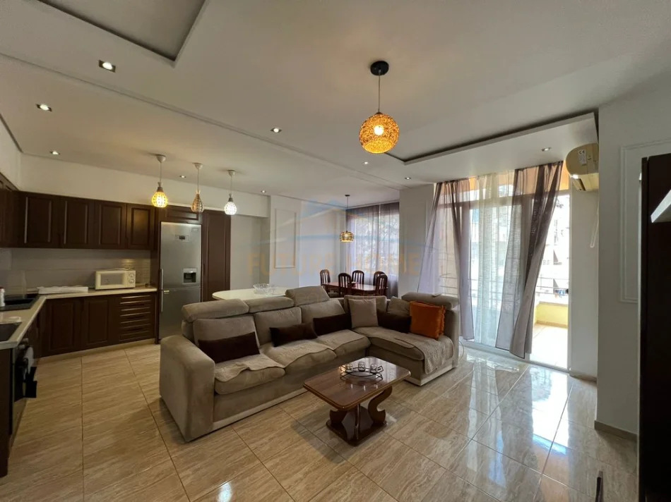Tirane, jepet me qera apartament 2+1 Kati 5, 115 m² 500 € (Kompleksi Fratar)