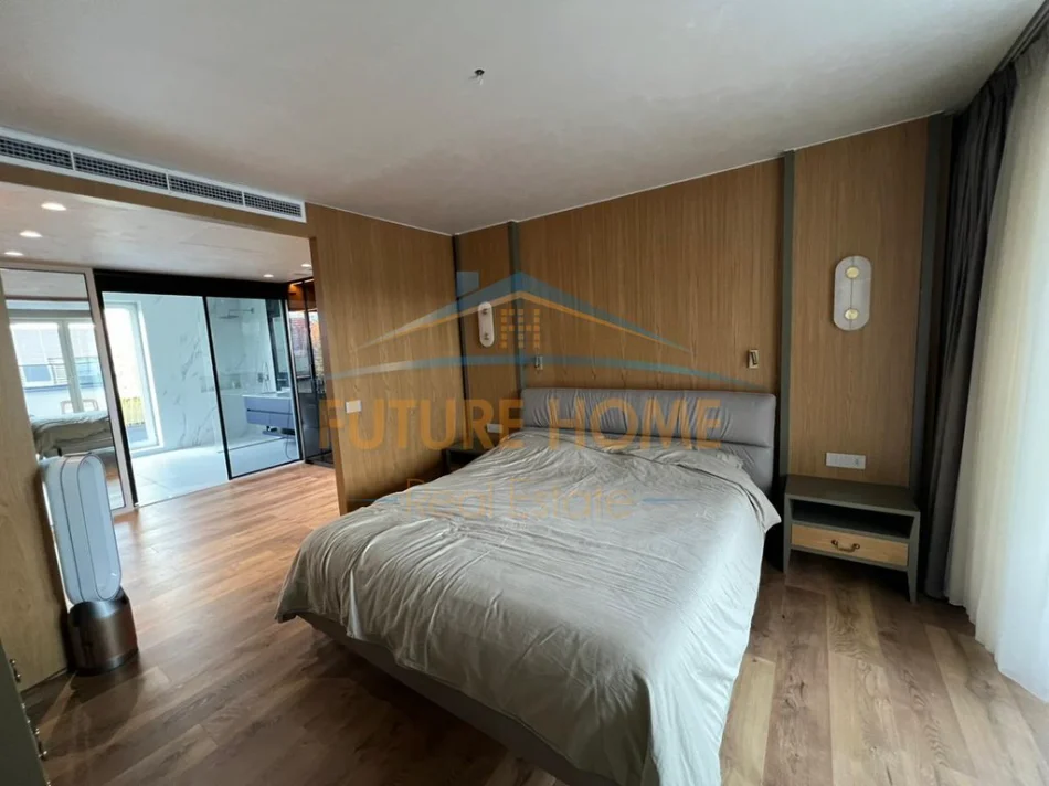 Tirane, shitet Vile 3+1+Aneks+Ballkon Kati 9, 384 m² (Libri Universitar)