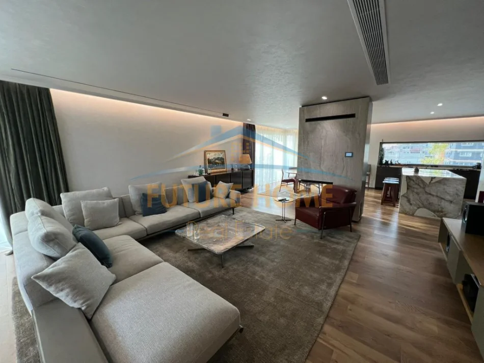 Tirane, shitet Vile 3+1+Aneks+Ballkon Kati 9, 384 m² (Libri Universitar)