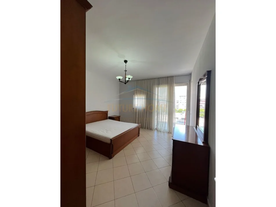 Tirane, jepet me qera apartament 1+1+Ballkon Kati 5, 71 m² 530 € (Don Bosko)